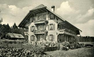 Ansichtskarte «Chalet Daheim, Würzbrunnen»; Besitzer: A. Moser, Teleph. 31; Phot. Fr. Aeschlimann, Langnau; abgestempelt «RÖTHENBACH (EMMENTHAL), 1.VIII.38»; gelaufen nach Bern 