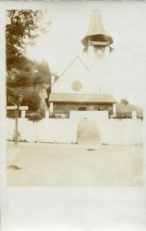 Postkarte Weltpostverein «Dorfkirche Röthenbach i. E.»; abgestempelt «RÖTHENBACH b. SIGNAU, 19.X.07»; gelaufen nach Bern